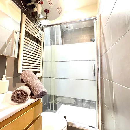 Apartment Neuf A 2 Pas Du Metro Les Lilas